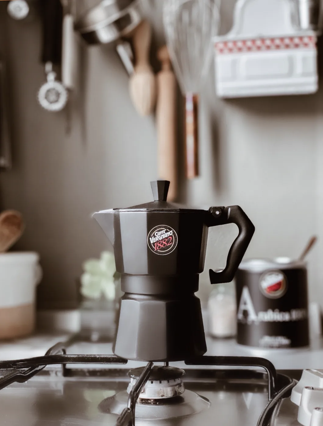 Ocakta demlenen moka pot